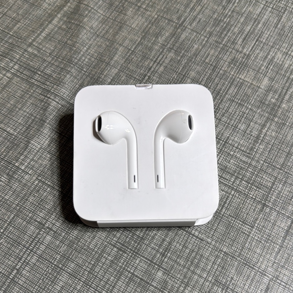 Apple IPhone Authentic Earbuds